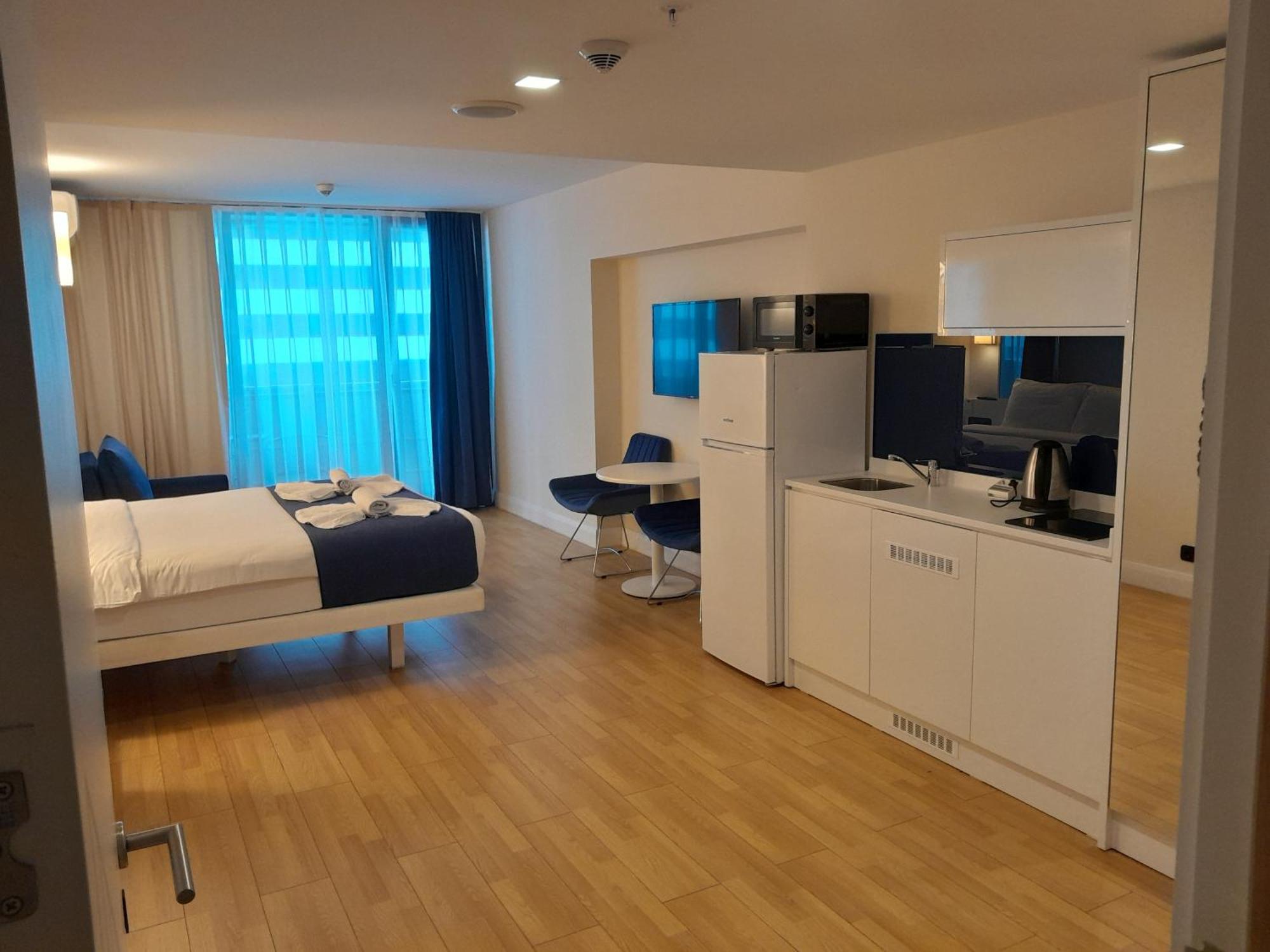 Smart Aparthotel Orbi City Батуми Экстерьер фото