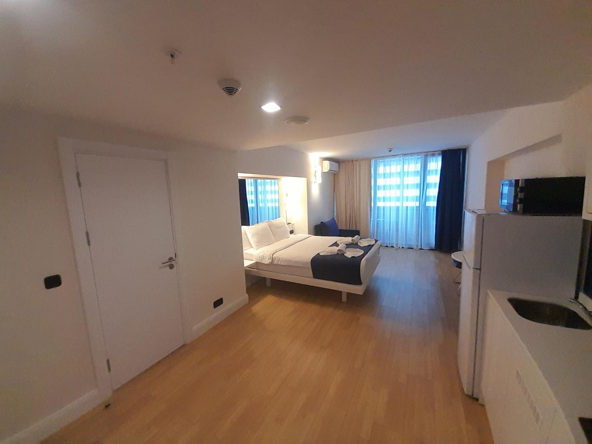 Smart Aparthotel Orbi City Батуми Экстерьер фото